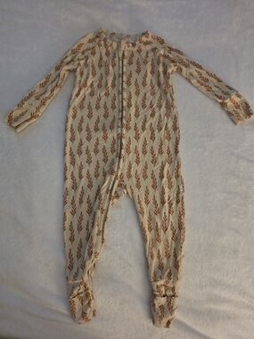 Brave Little Ones Beige Leaf-Print Bamboo Zippy 3-6m
